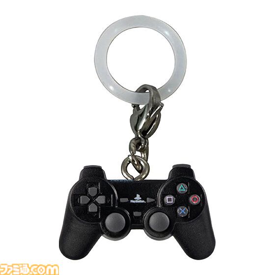 歴代PSコントローラーやPSPが手のひらサイズのアクセサリーに。全国のガシャポンで発売中