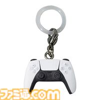 歴代PSコントローラーやPSPが手のひらサイズのアクセサリーに。全国のガシャポンで発売中