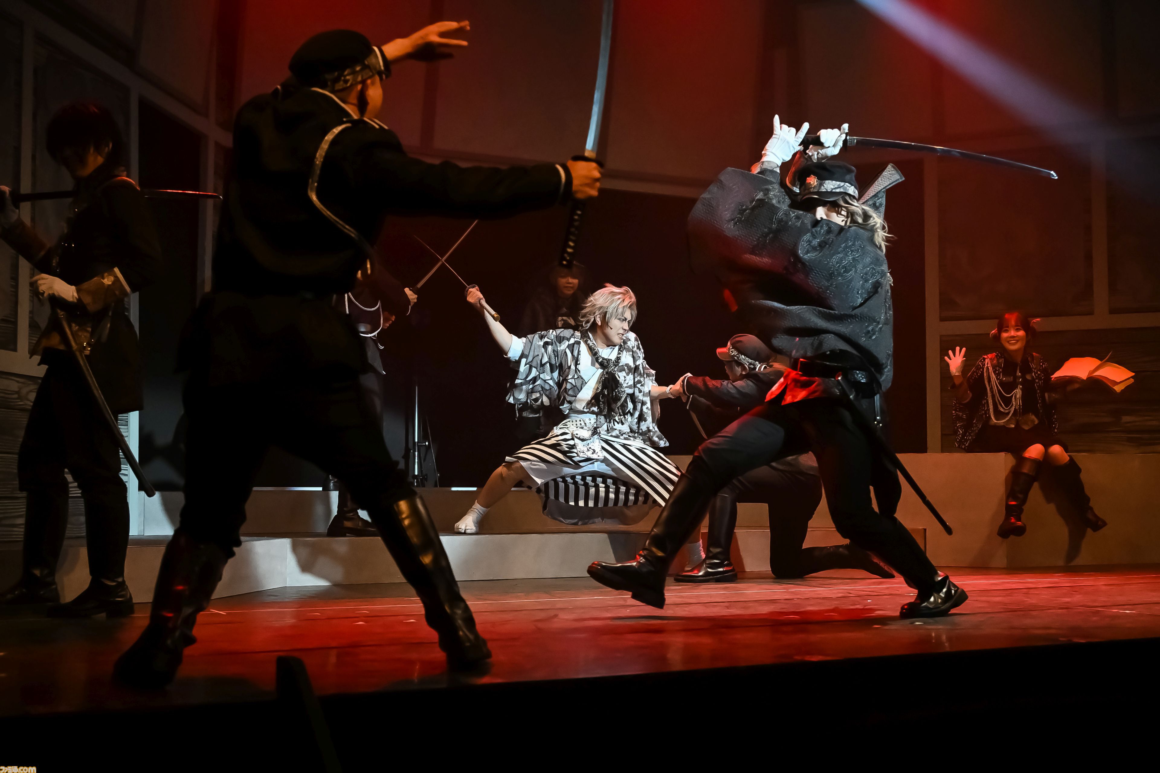 舞台『爆剣 -帝国幻想兵団-』上演スタート。大正時代に召喚された剣士たちにはある秘密が――ヨコオ流エンタメフルコースは最後のデザート（余韻）すらホロ苦い