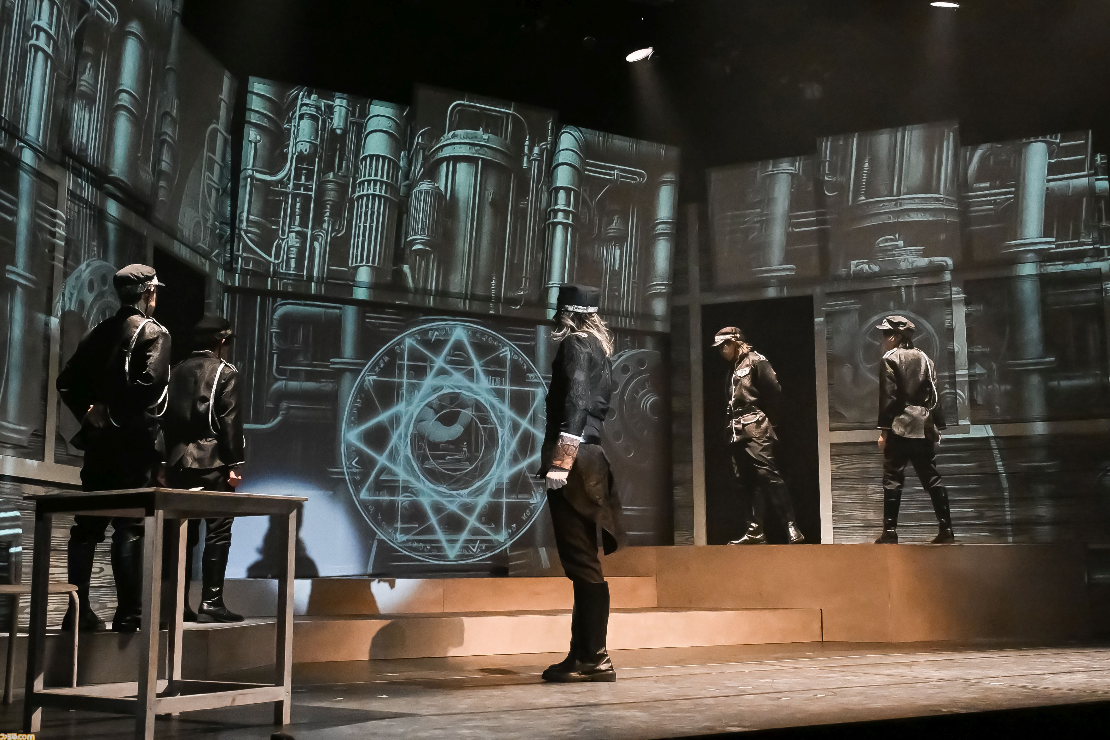 舞台『爆剣 -帝国幻想兵団-』上演スタート。大正時代に召喚された剣士たちにはある秘密が――ヨコオ流エンタメフルコースは最後のデザート（余韻）すらホロ苦い