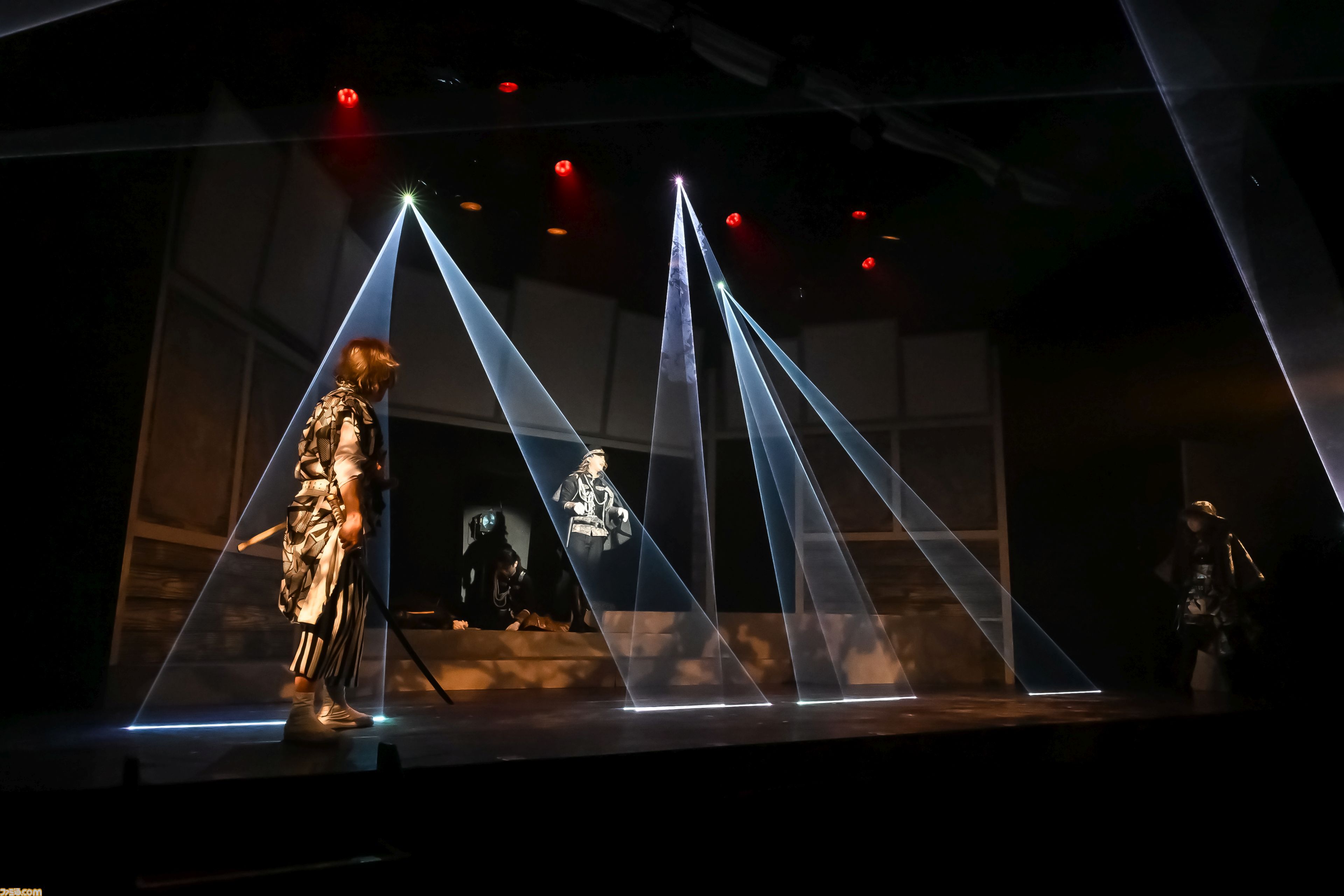 舞台『爆剣 -帝国幻想兵団-』上演スタート。大正時代に召喚された剣士たちにはある秘密が――ヨコオ流エンタメフルコースは最後のデザート（余韻）すらホロ苦い
