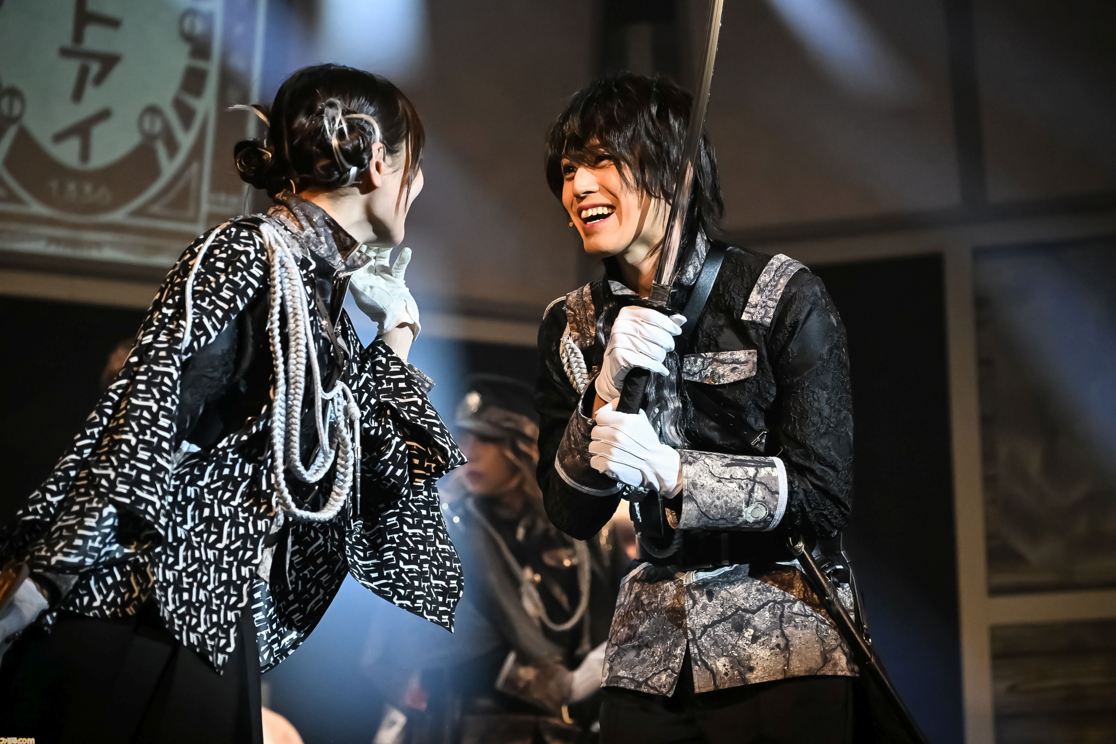 舞台『爆剣 -帝国幻想兵団-』上演スタート。大正時代に召喚された剣士たちにはある秘密が――ヨコオ流エンタメフルコースは最後のデザート（余韻）すらホロ苦い