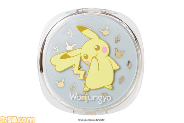 『ポケモン』×“ウォンジョンヨ”とのコラボコスメが発売決定。口に手を当てたポーズがかわいいピカチュウのベースメイクアイテムなどが登場