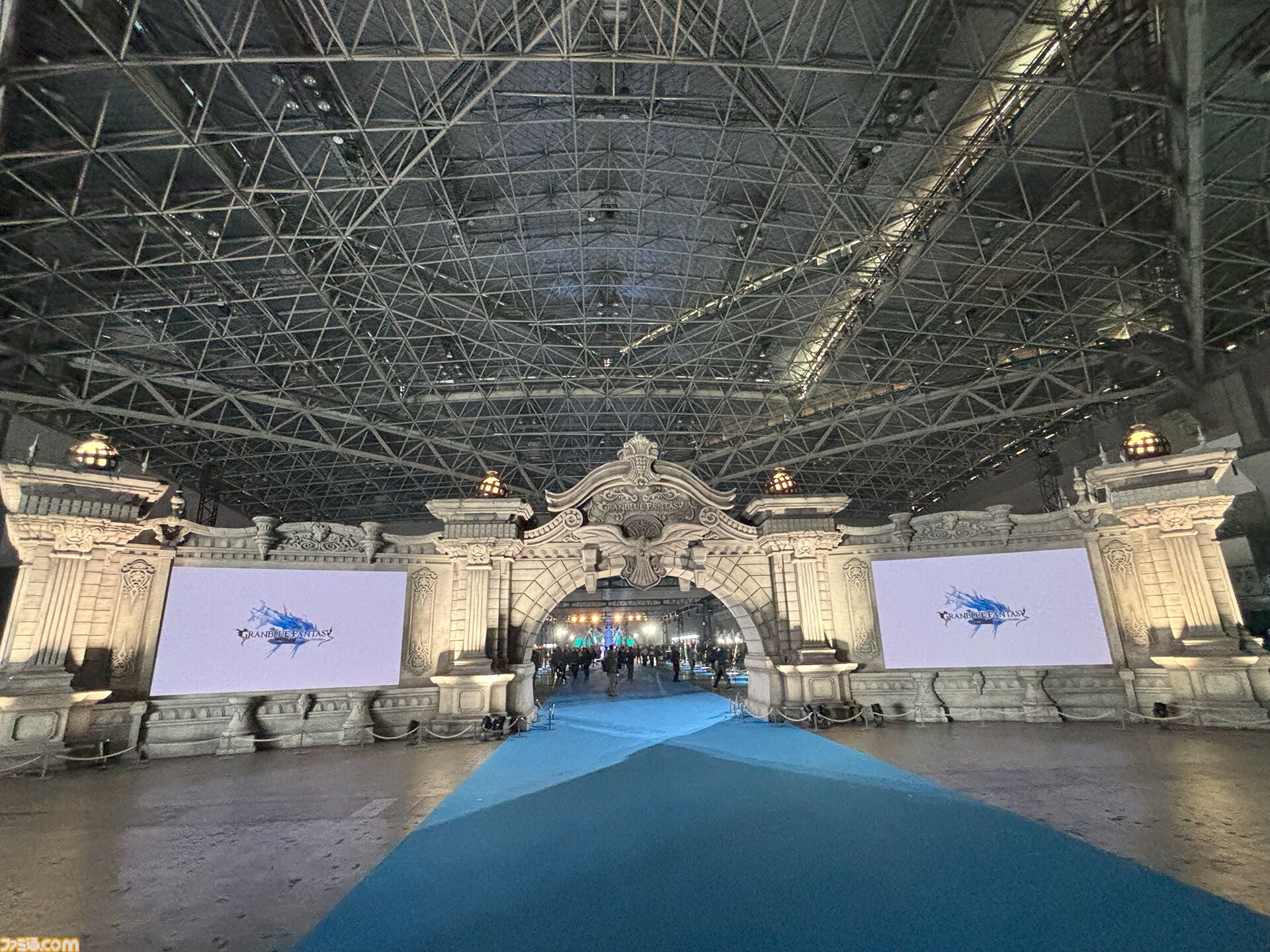 “グラブルフェス2024”原風景たる主人公の部屋も再現！ 今年も見事な景色を生み出したフェス会場をリポート