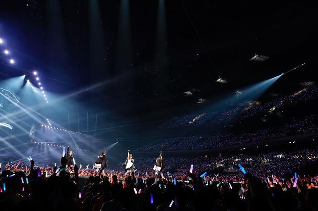 『シャニマス』6thライブ横浜公演1日目リポート。DJ小糸による変幻自在なメドレーで会場が揺れる。“シャイニーPRオファー”の3曲も初披露