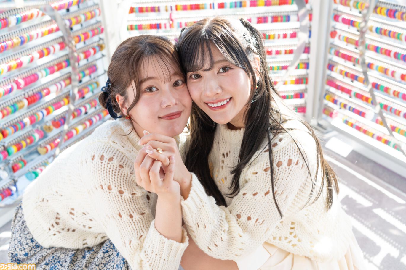 小坂井祐莉絵さん＆山田麻莉奈さんとデートしている気分になれる記事。「福岡イイ」と感じられた『制服カノジョ』聖地巡礼バスツアーリポートを写真盛りだくさんでお届け
