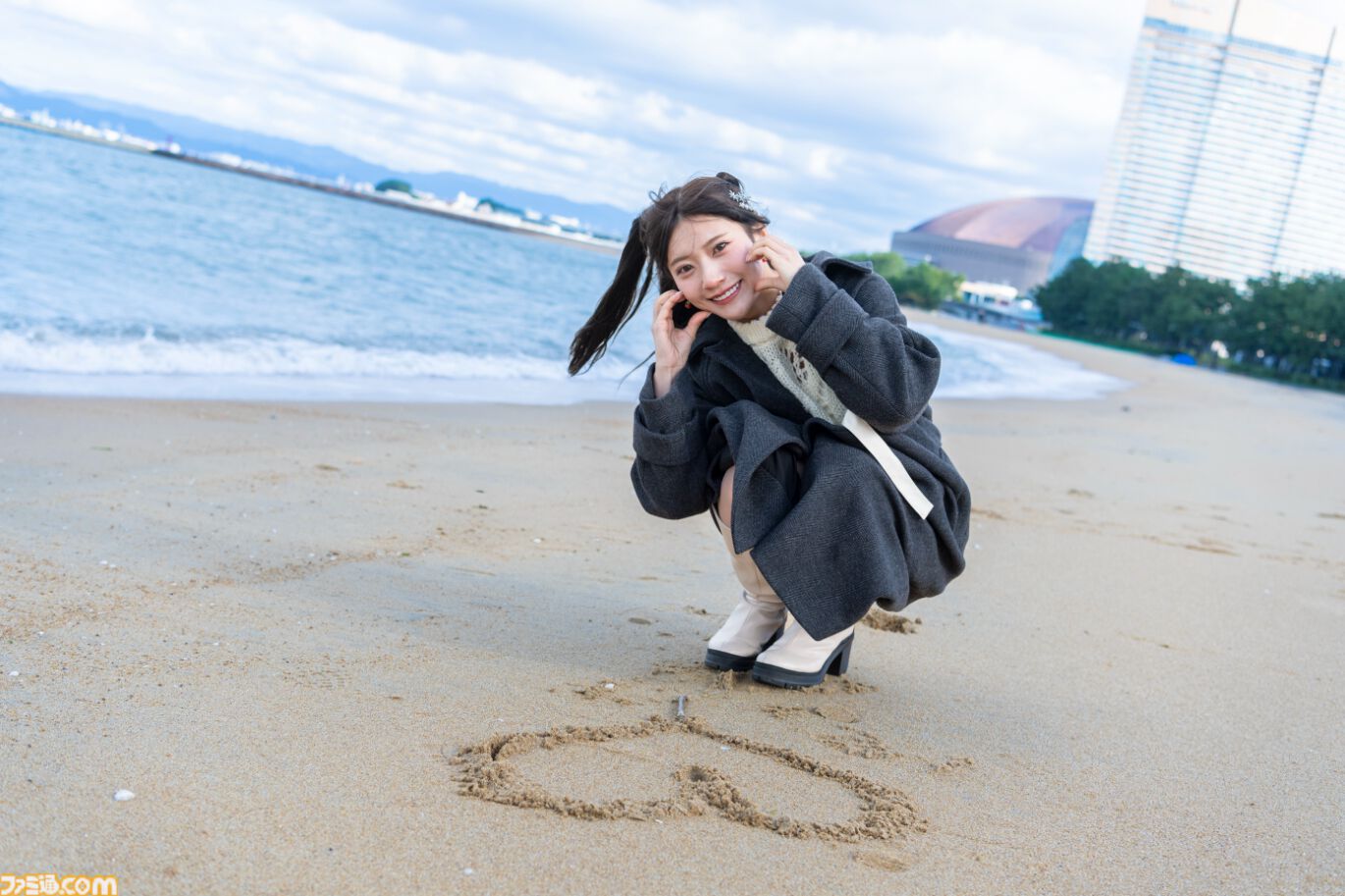小坂井祐莉絵さん＆山田麻莉奈さんとデートしている気分になれる記事。「福岡イイ」と感じられた『制服カノジョ』聖地巡礼バスツアーリポートを写真盛りだくさんでお届け