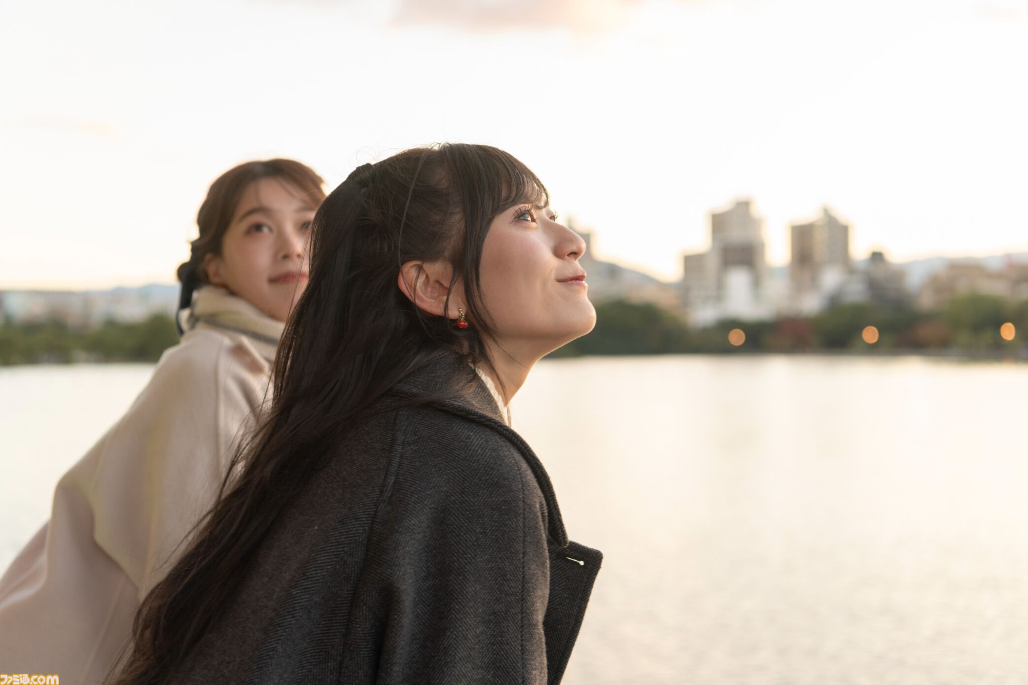 小坂井祐莉絵さん＆山田麻莉奈さんとデートしている気分になれる記事。「福岡イイ」と感じられた『制服カノジョ』聖地巡礼バスツアーリポートを写真盛りだくさんでお届け