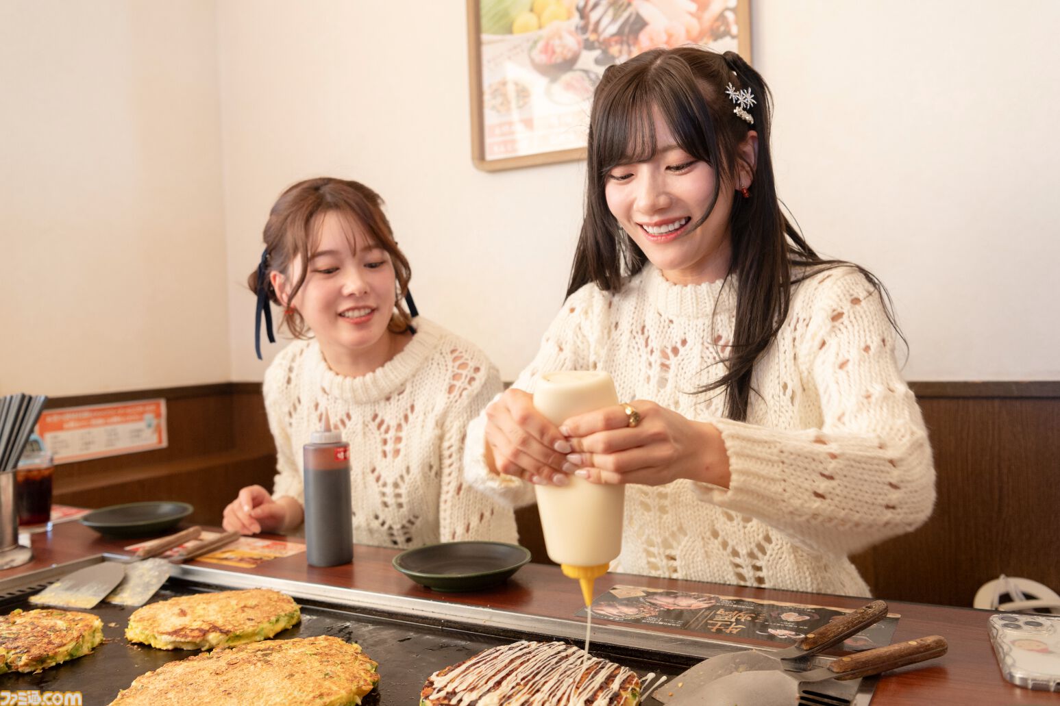 小坂井祐莉絵さん＆山田麻莉奈さんとデートしている気分になれる記事。「福岡イイ」と感じられた『制服カノジョ』聖地巡礼バスツアーリポートを写真盛りだくさんでお届け