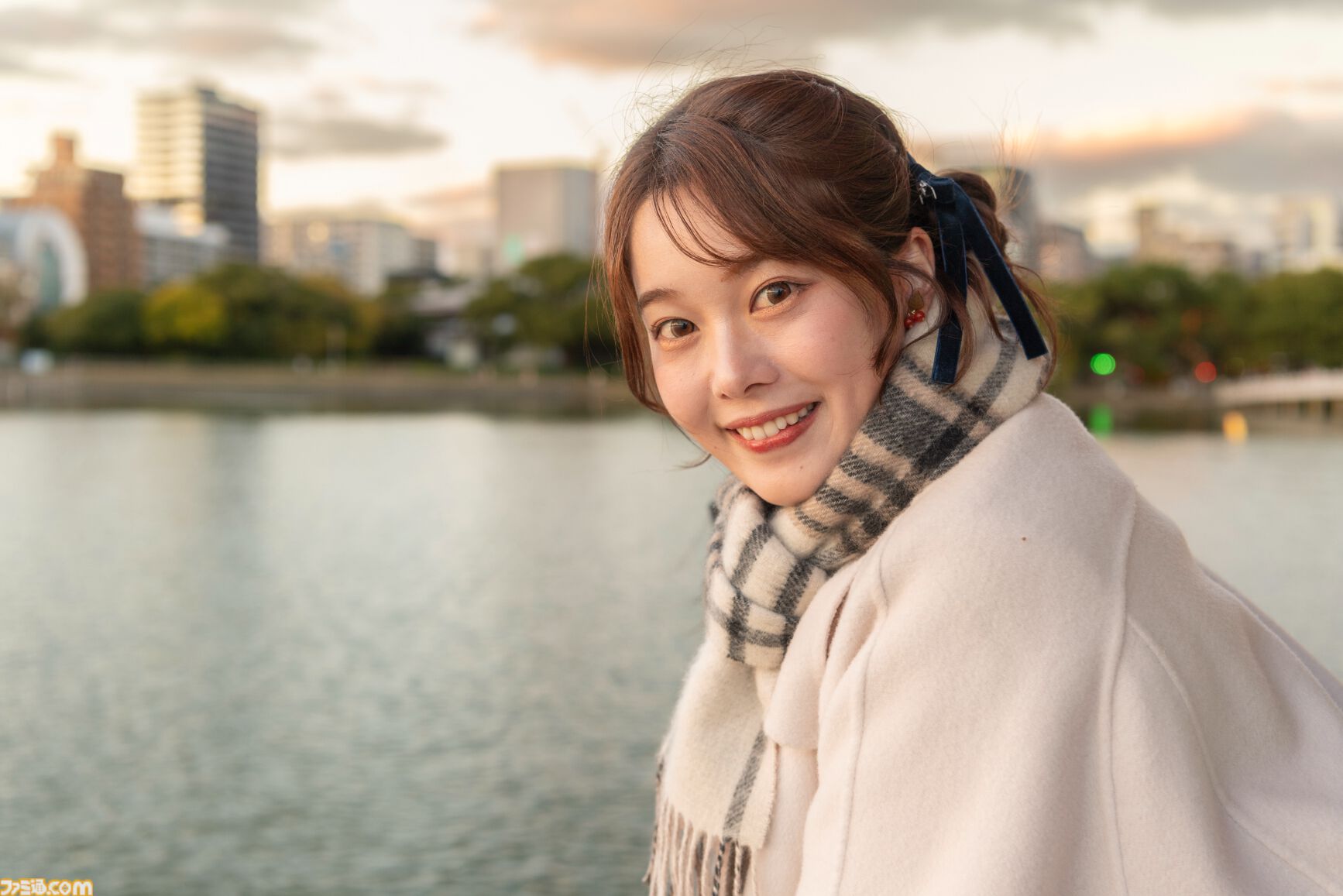 小坂井祐莉絵さん＆山田麻莉奈さんとデートしている気分になれる記事。「福岡イイ」と感じられた『制服カノジョ』聖地巡礼バスツアーリポートを写真盛りだくさんでお届け