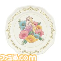 『ディズニープリンセス』一番くじが本日（12/27）発売。『美女と野獣』を象徴する“魔法のバラ”再現のライトは幻想的なインテリアに