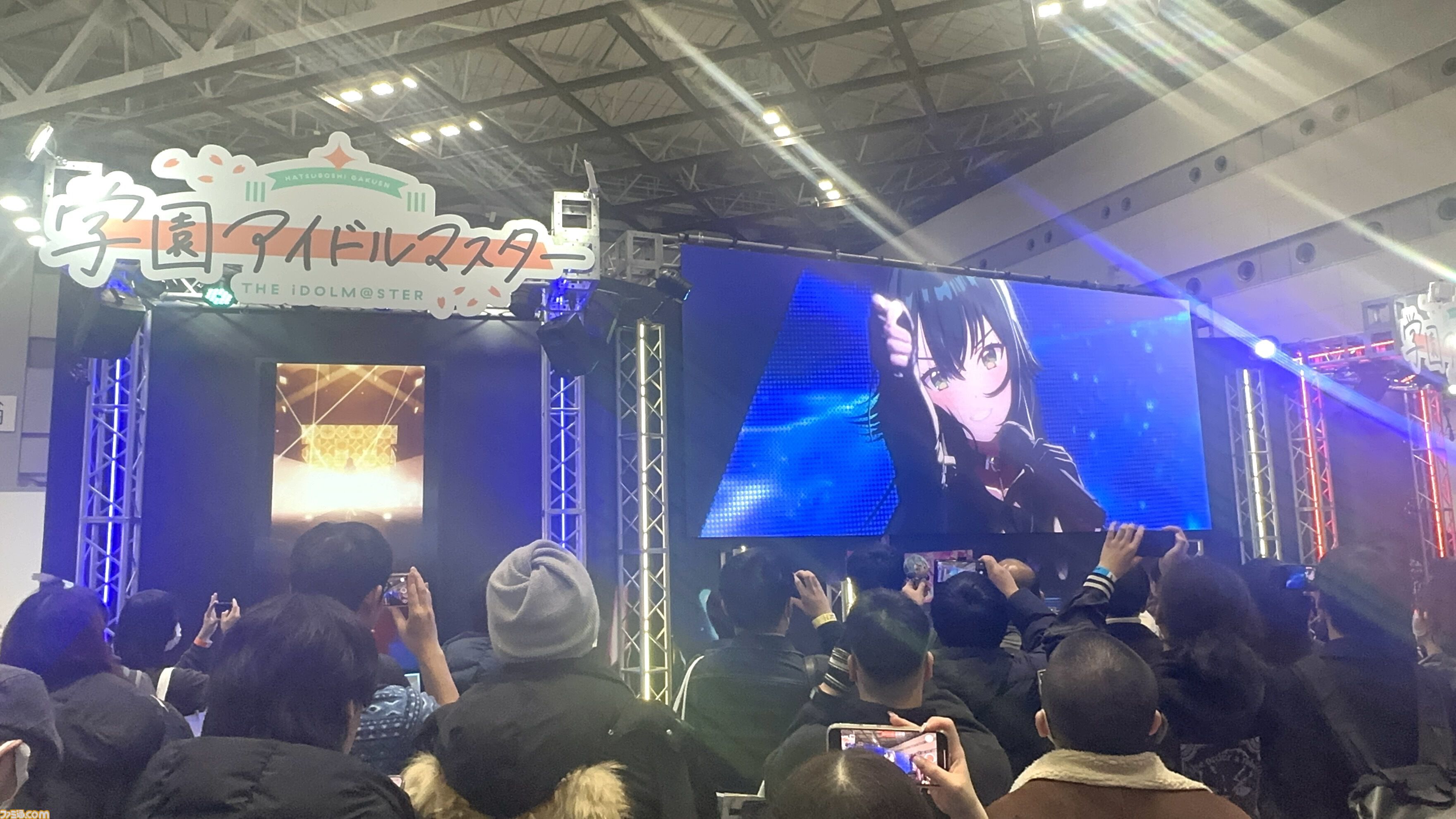 【コミケ】『学マス』ブースリポート。初星の学園パンフレットや生徒手帳など豪華ノベルティセットの配布や特大モニターでアイドルたちのライブを観られる