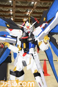 【コミケ2024冬】コスプレ特集。『NIKKE』怪盗クエンシーにレッドシューズ、ラピ：レッドフードなど素敵なレイヤーがずらり！ マルシルの「以来の才女」は欠席