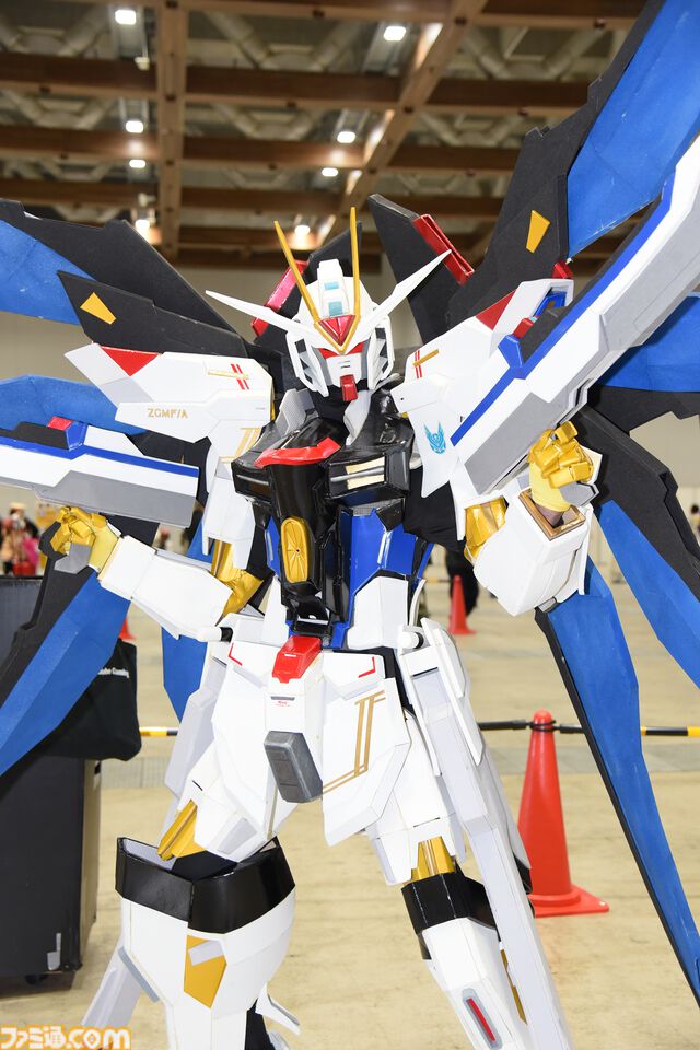 【コミケ2024冬】コスプレ特集。『NIKKE』怪盗クエンシーにレッドシューズ、ラピ：レッドフードなど素敵なレイヤーがずらり！ マルシルの「以来の才女」は欠席