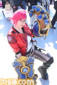 コミケ105はコスプレも熱い！ 『ドラクエ3 リメイク』勇者＆賢者、花嫁姿の『ニーア』2B、『着せ恋』喜多川バニー、『葬送のフリーレン』メトーデなど