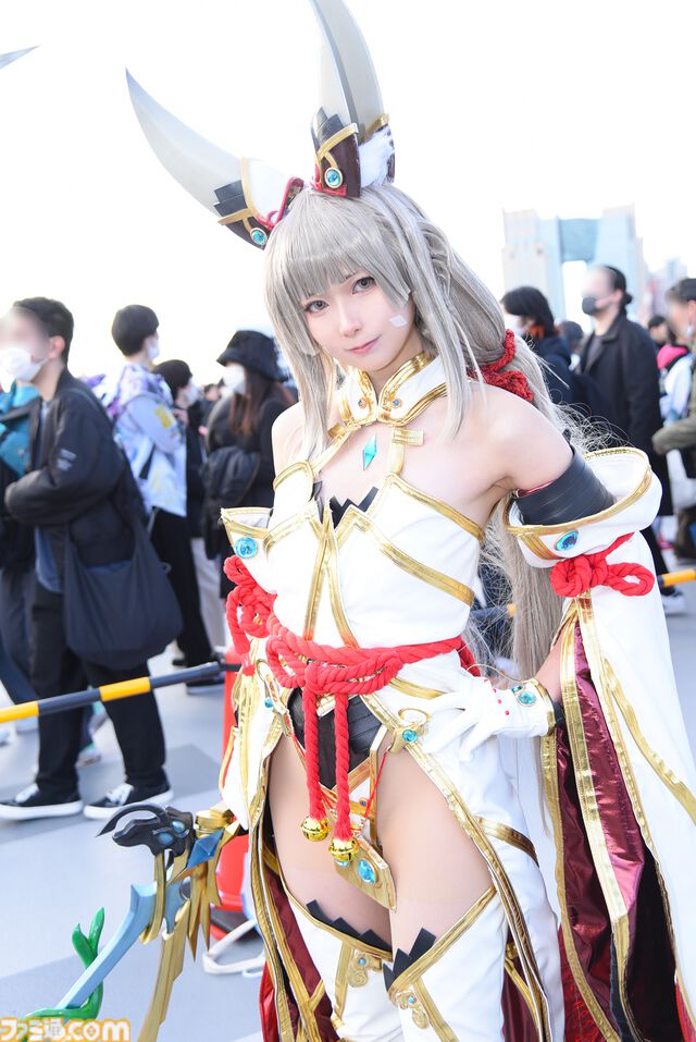 コミケ105はコスプレも熱い！ 『ドラクエ3 リメイク』勇者＆賢者、花嫁姿の『ニーア』2B、『着せ恋』喜多川バニー、『葬送のフリーレン』メトーデなど