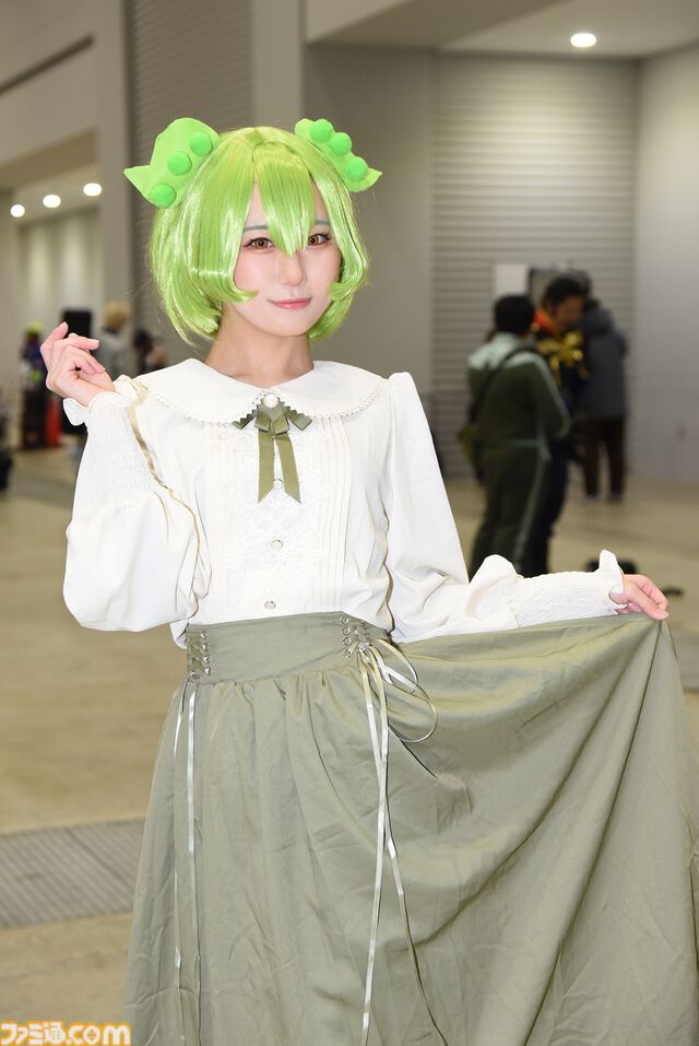 コミケ105はコスプレも熱い！ 『ドラクエ3 リメイク』勇者＆賢者、花嫁姿の『ニーア』2B、『着せ恋』喜多川バニー、『葬送のフリーレン』メトーデなど