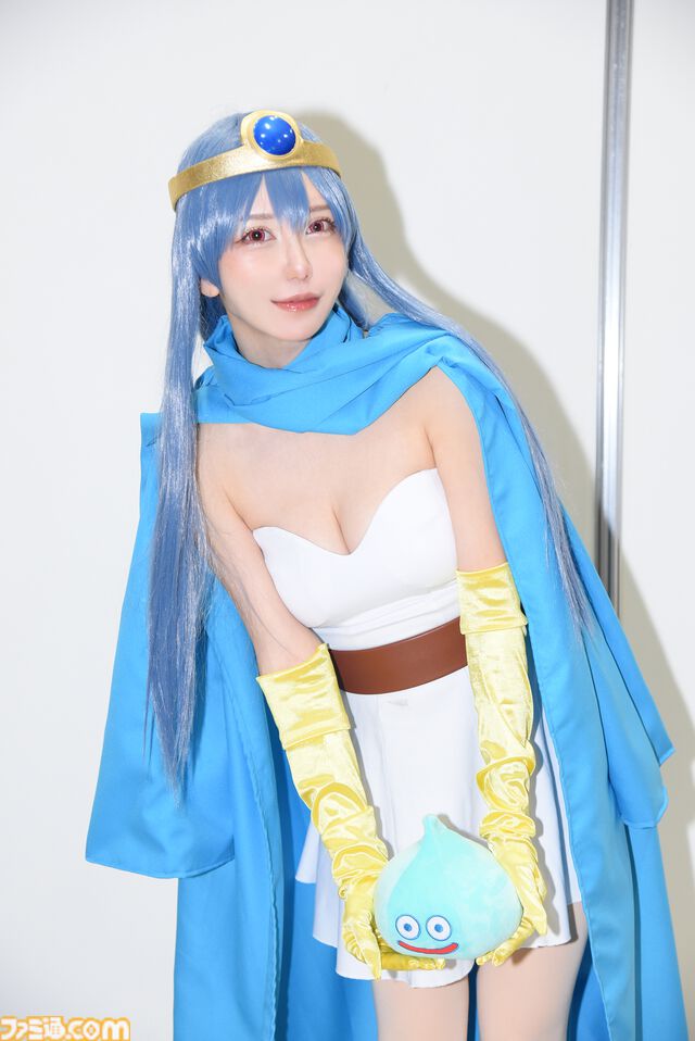 コミケ105はコスプレも熱い！ 『ドラクエ3 リメイク』勇者＆賢者、花嫁姿の『ニーア』2B、『着せ恋』喜多川バニー、『葬送のフリーレン』メトーデなど
