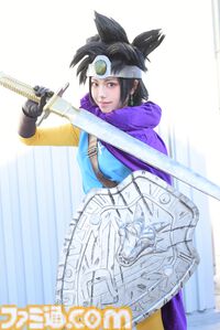 コミケ105はコスプレも熱い！ 『ドラクエ3 リメイク』勇者＆賢者、花嫁姿の『ニーア』2B、『着せ恋』喜多川バニー、『葬送のフリーレン』メトーデなど