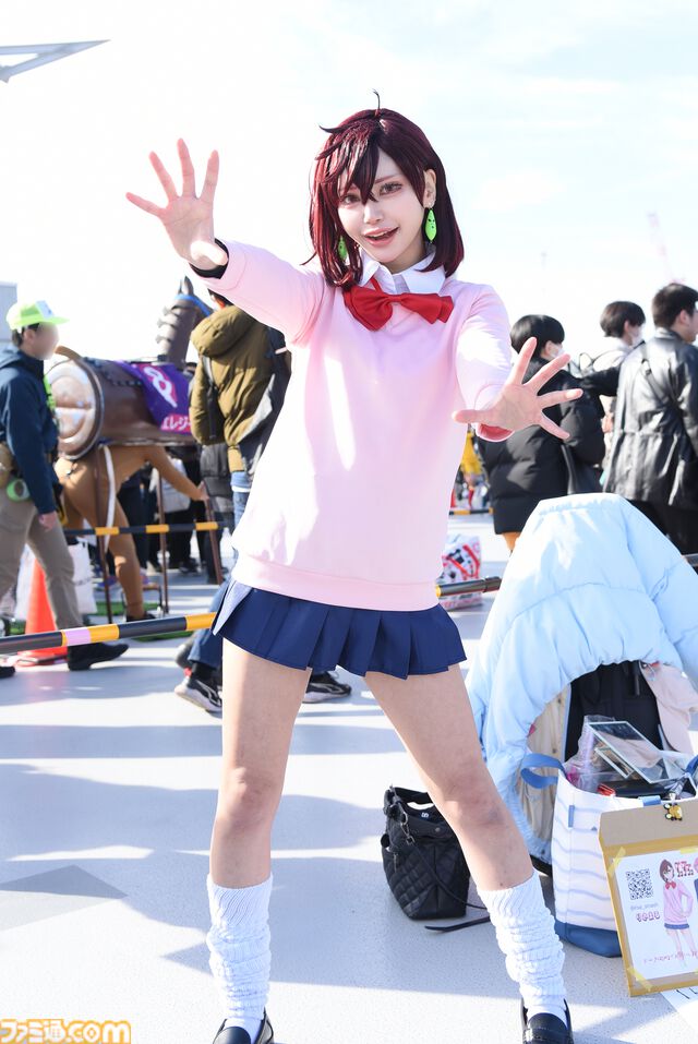コミケ105はコスプレも熱い！ 『ドラクエ3 リメイク』勇者＆賢者、花嫁姿の『ニーア』2B、『着せ恋』喜多川バニー、『葬送のフリーレン』メトーデなど