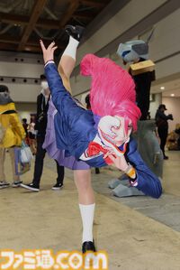 コミケ105はコスプレも熱い！ 『ドラクエ3 リメイク』勇者＆賢者、花嫁姿の『ニーア』2B、『着せ恋』喜多川バニー、『葬送のフリーレン』メトーデなど