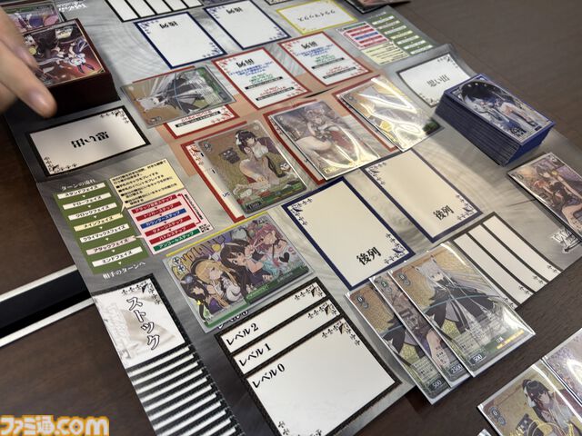『ヴァイスシュヴァルツ』×『アズールレーン』コラボ開発インタビュー。『アズレン』では見られないアングルがすごい。28種の描き起こしイラストに見る、6歳から遊べるゲームとは思えない情熱
