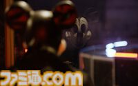 映画『マッド・マウス ～ミッキーとミニー～』場面写真が公開。マッド化したミッキーがガラス越しにこちらを見つめる。日本で3月7日に公開