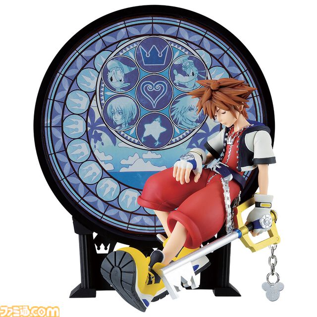 『キングダム ハーツ』一番くじが5月23日に再販決定。初登場時に好評だったキーブレードのチャーム、ソラとロクサスのスタチューを入手するチャンスが再び
