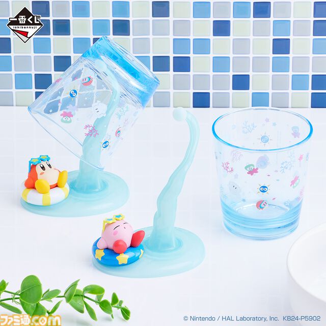 『星のカービィ』新作一番くじが本日（4/27）発売。A賞はカービィがお見送りしてくれるサウンドキースタンド。ラストワン賞はキラキラ目がかわいいおでかけリュック