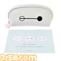 ベイマックスをモチーフにしたダストケースやポーチ、ミラー付きキーホルダーなどがディズニーストアに登場。ベイマックスが花粉や風邪からあなたを守ってくれる！