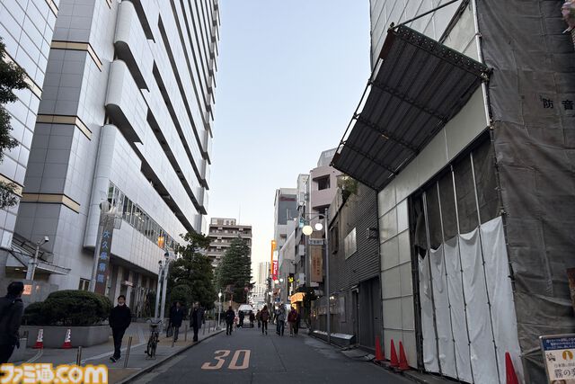 『運任せの召喚士』電車の駅ですごろくをすると楽しい。プレイ結果をさいころ代わりに東京・平井や遠くに行くし名物グルメも食べる。