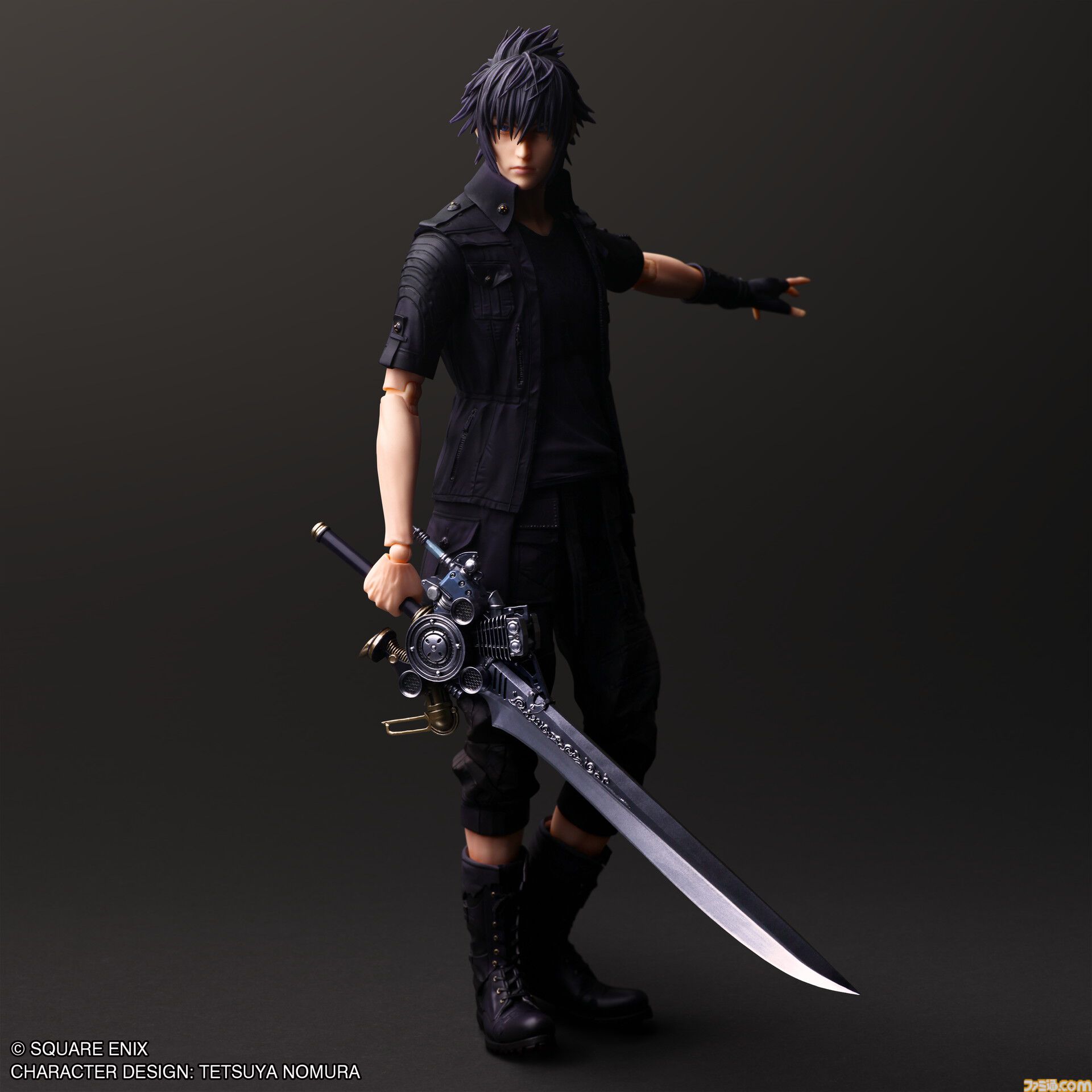 FF15』ノクティスの“PLAY ARTS 真”が発売決定。エンジンブレードや王の