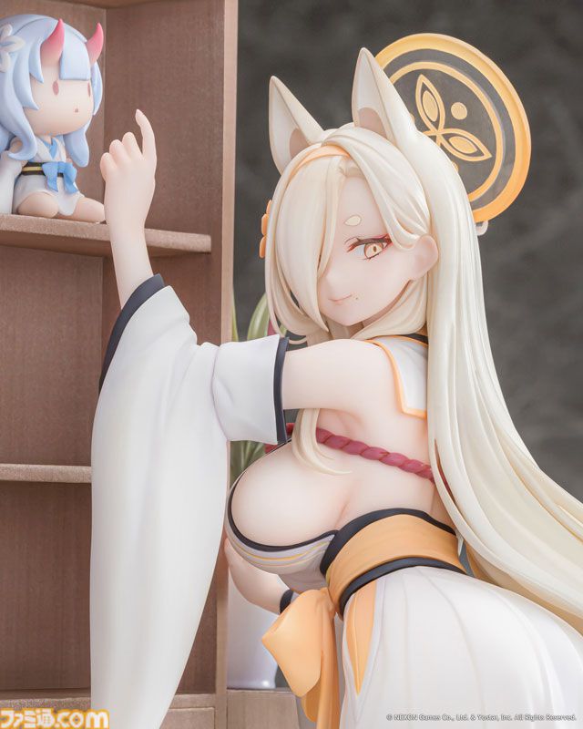 ブルアカ』カホのメモリアルロビーシーンを再現した1/7スケール