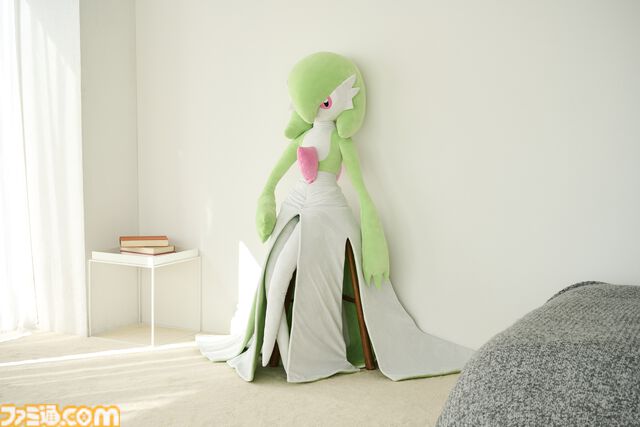 【ポケモン】サーナイトの等身大ぬいぐるみが登場。高さ約160cm、簡単なポージングが可能。ポケモンセンターオンラインで2月6日より販売