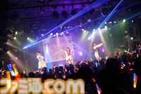『学マス』デビューライブツアー“初陣公演”（梅田）リポート。美鈴の傲慢な1面が垣間見える新曲『ヨルニテ』初披露。春咲さんのツッコミが飛ぶMCがなんとも大阪っぽい公演に