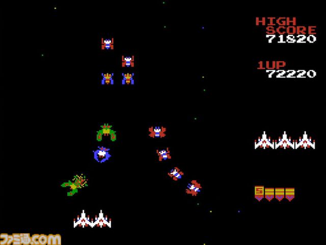 ファミコン版『ギャラガ』40周年。捕虜の自機を救出してパワーアップする“デュアルファイター”がカッコいい、ロングヒットした80年代シューティングの家庭用移植作【今日は何の日？】