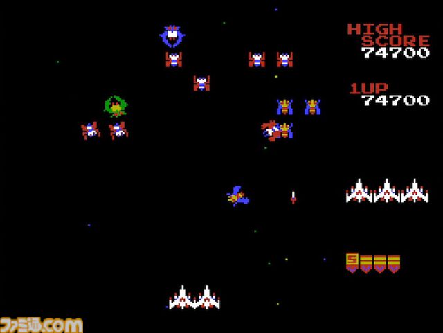 ファミコン版『ギャラガ』40周年。捕虜の自機を救出してパワーアップする“デュアルファイター”がカッコいい、ロングヒットした80年代シューティングの家庭用移植作【今日は何の日？】