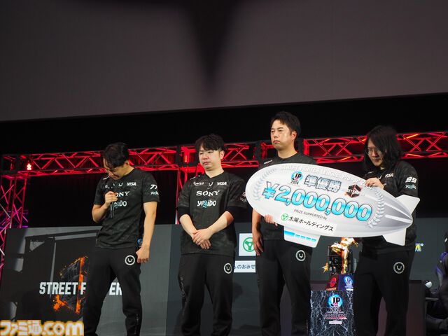【スト6】SFL2024グランドファイナルを制したのはGood 8 Squad！ ガチくん、ぷげら、カワノ、YHC-餅選手の勝利インタビューもお届け
