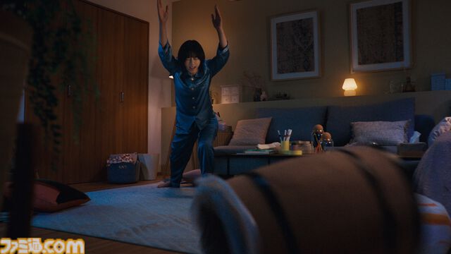 PS5『モンハンワイルズ』西野七瀬、レウス頭装備を被り夢でイャンクックを数え朝食にこんがり肉を食べる。新CMや辻本Pとの対談動画が本日（2/13）公開