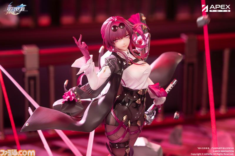 崩壊スターレイル』カフカが1/7スケールフィギュア化、UVライト