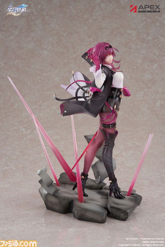 崩壊スターレイル』カフカが1/7スケールフィギュア化、UVライトで模様
