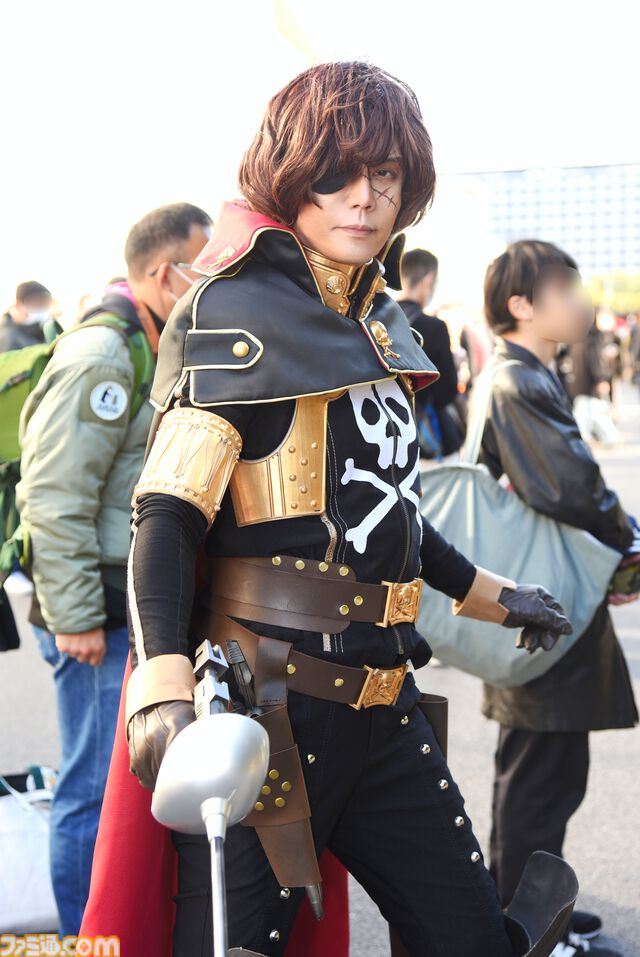 【コスプレ】『スト6』実装直後の不知火舞や『ドラクエ3リメイク』賢者、商人、遊び人も。『NIKKE』レッドシューズに『ベヨネッタ』もすてきな“ワンフェス2025[冬]”リポート