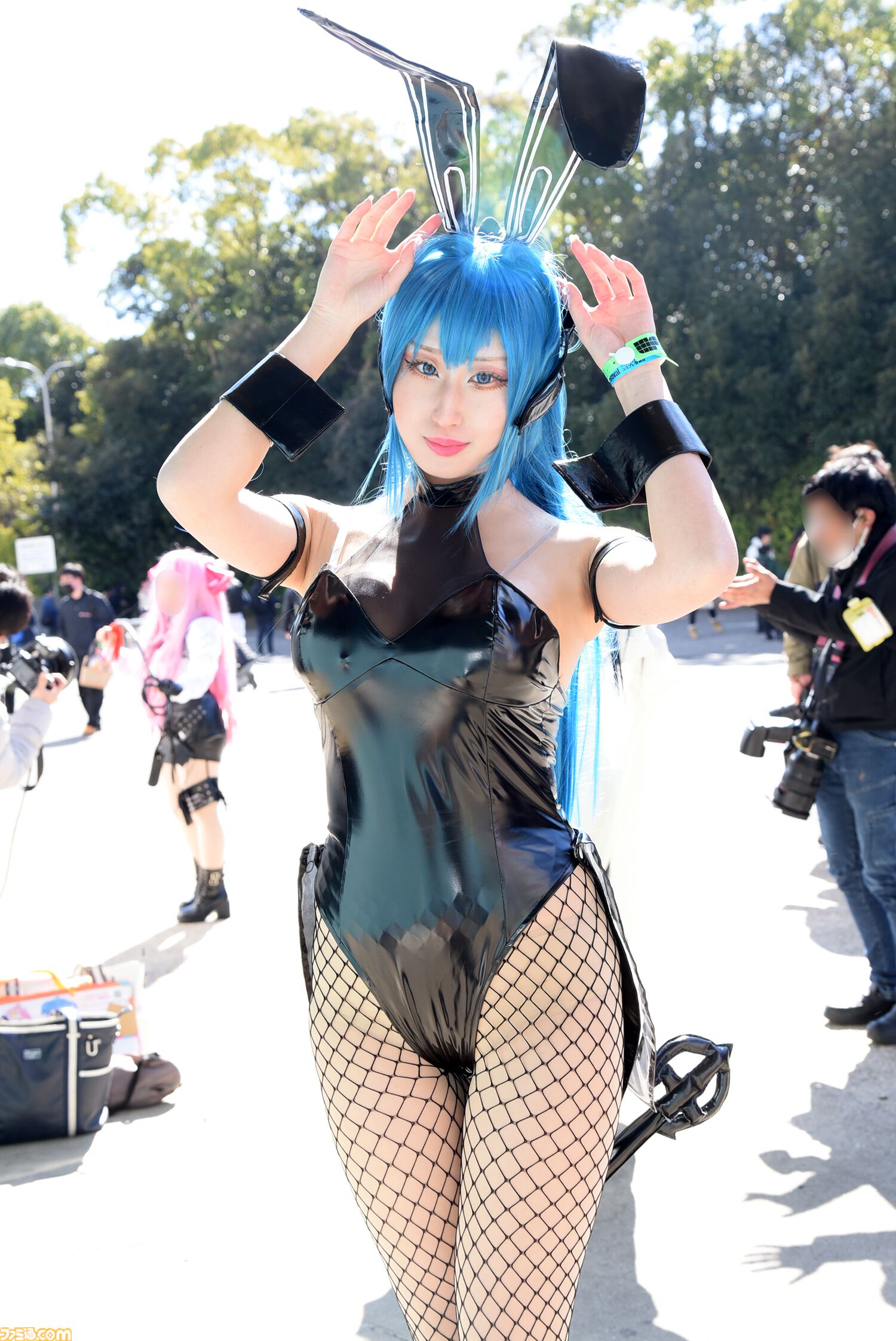 【コスプレ】『スト6』実装直後の不知火舞や『ドラクエ3リメイク』賢者、商人、遊び人も。『NIKKE』レッドシューズに『ベヨネッタ』もすてきな“ワンフェス2025[冬]”リポート