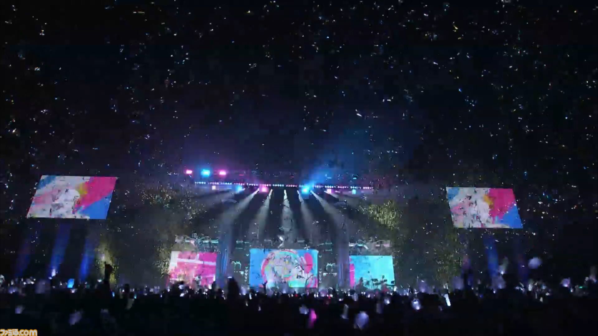 白上フブキ、フブキングダムの王によるソロライブは愛と笑顔の星座で溢れる。ファンと仲間を大切に想う“一番星”は世界一の輝きを魅せた。フブキ「Best wishes, “すこん部”！」
