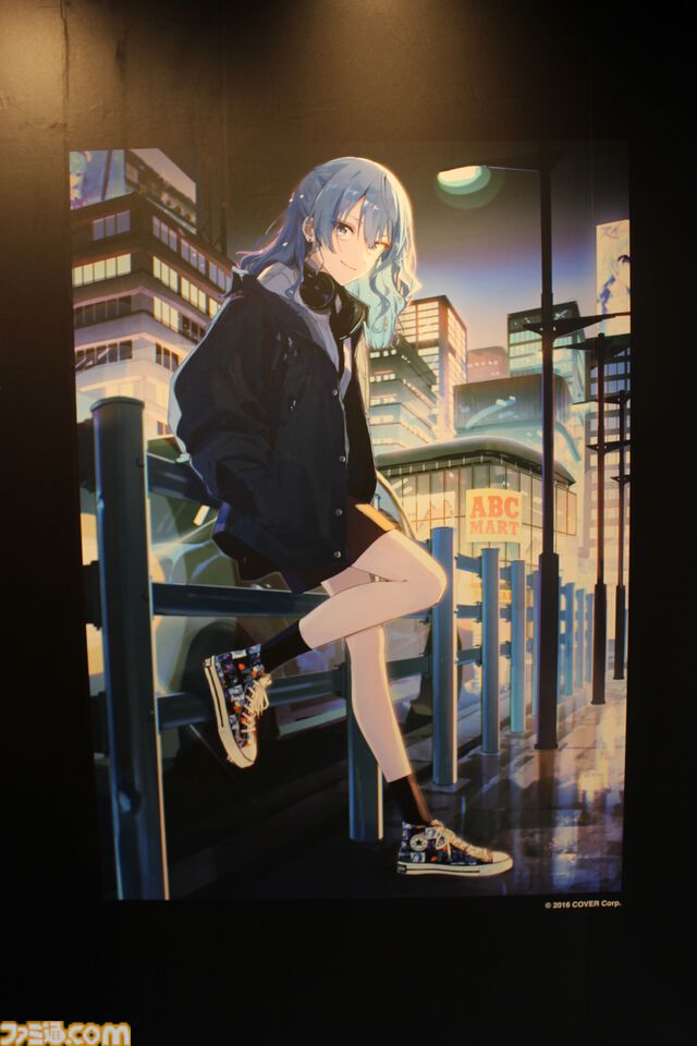 星街すいせい×CONVERSEコラボシューズが2月22日9時より発売。記念パーティーではTAKU INOUEによるDJパフォーマンスで『ビビデバ』『Stella Stella』を披露して大興奮！