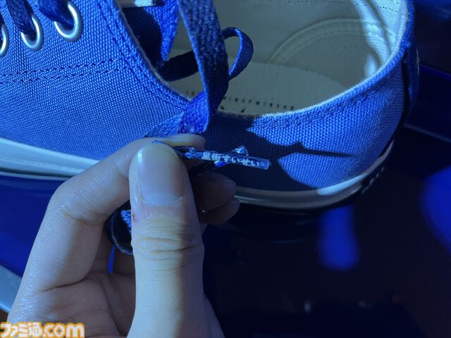 星街すいせい×CONVERSEコラボシューズが2月22日9時より発売。記念パーティーではTAKU INOUEによるDJパフォーマンスで『ビビデバ』『Stella Stella』を披露して大興奮！