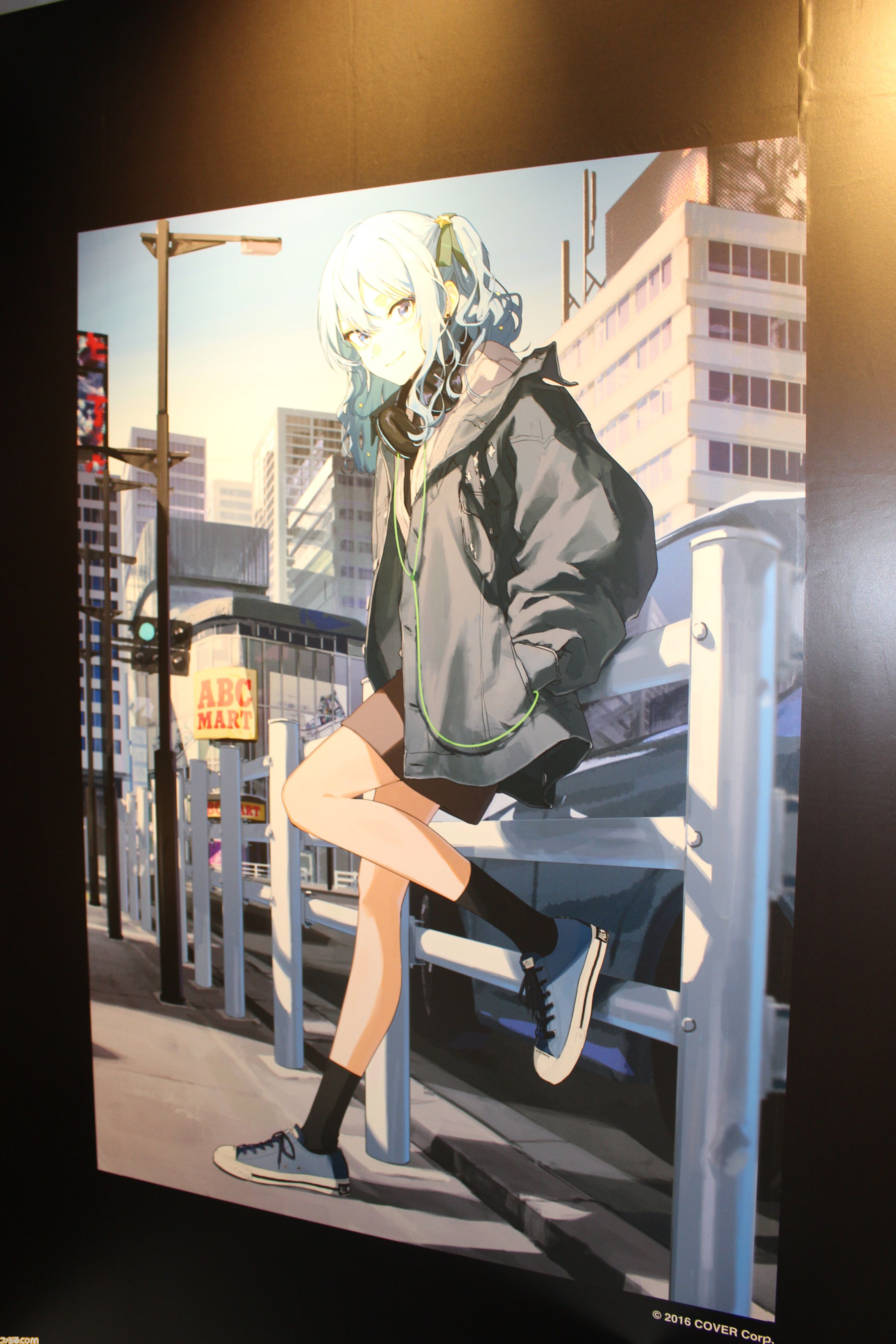 星街すいせい×CONVERSEコラボシューズが2月22日9時より発売。記念パーティーではTAKU INOUEによるDJパフォーマンスで『ビビデバ』『Stella Stella』を披露して大興奮！