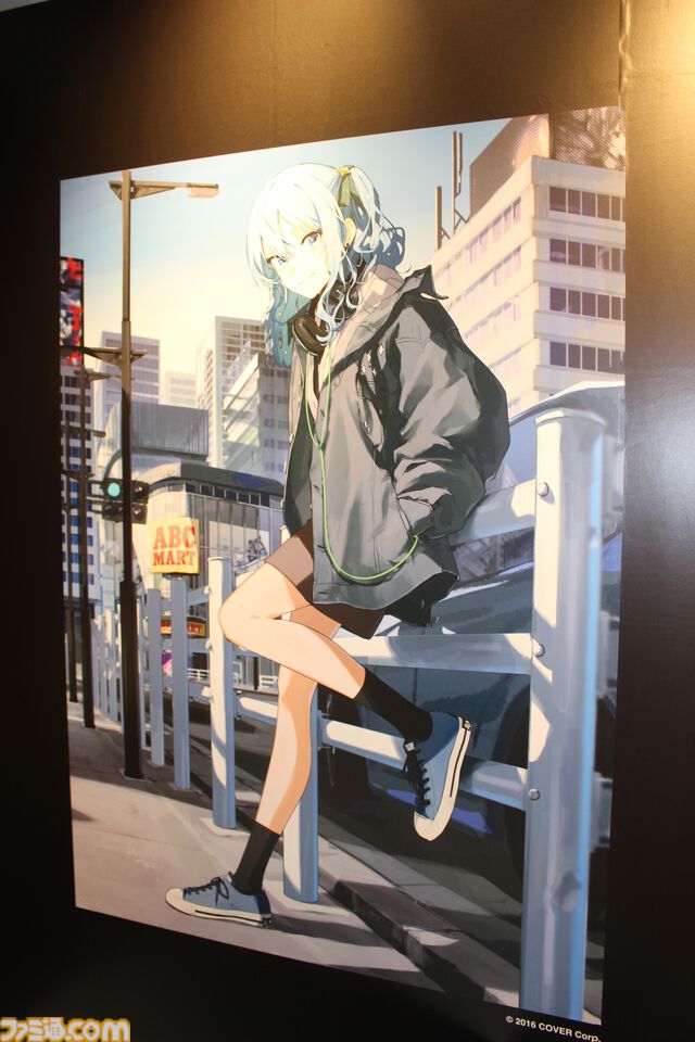 星街すいせい×CONVERSEコラボシューズが2月22日9時より発売。記念パーティーではTAKU INOUEによるDJパフォーマンスで『ビビデバ』『Stella Stella』を披露して大興奮！