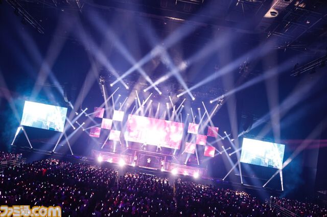 『シャニアニ』2nd seasonライブ“Over the prism”1日目リポート。劇中のハロウィンライブを再現したステージに懐かしの楽曲など、バラエティーに富むハッピーなステージに