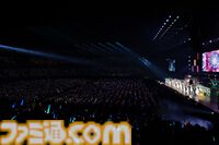 『シャニアニ』2nd seasonライブ“Over the prism”1日目リポート。劇中のハロウィンライブを再現したステージに懐かしの楽曲など、バラエティーに富むハッピーなステージに